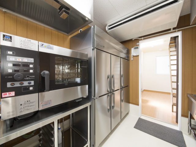 業務用冷蔵庫 大阪で製氷機や厨房機器の修理は株式会社sstechで